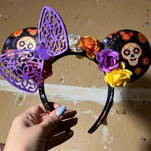Disney Parks Mickey Ears Pixars Coco themed Dia de los Muertos Purple Lace Bow